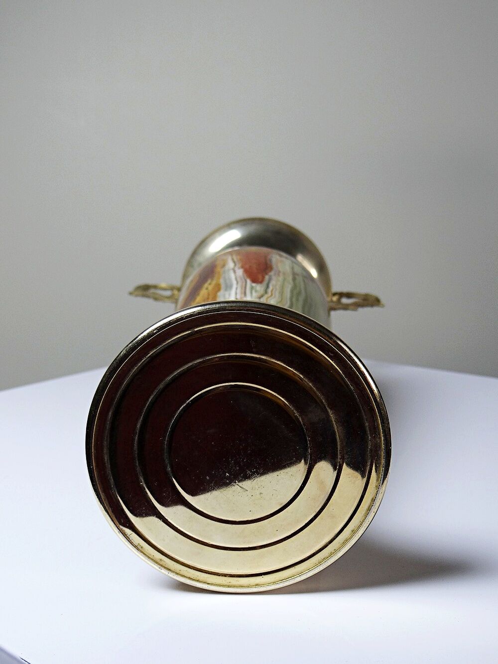 Large decorative onyx and gold metal cassolette, Italy 1960s-70s.
