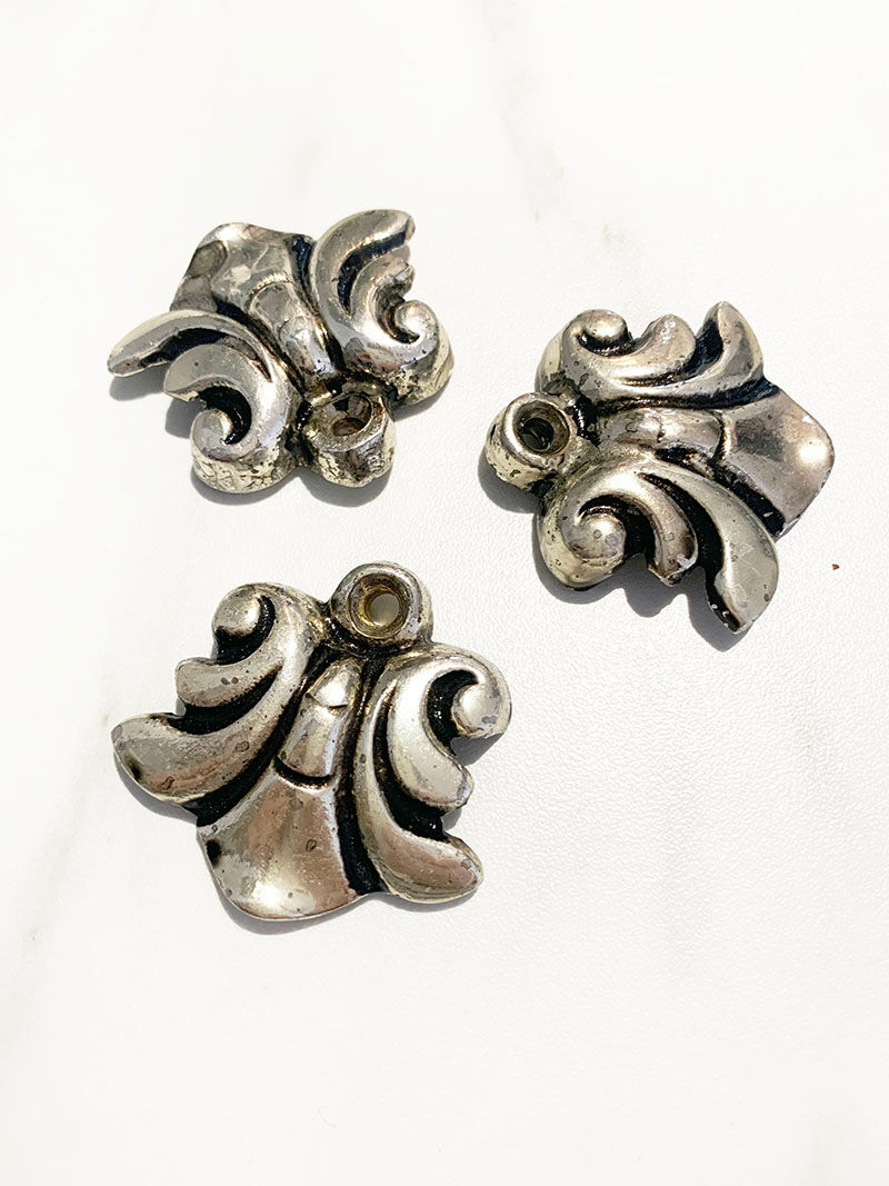 Chiseled double complexion mirror