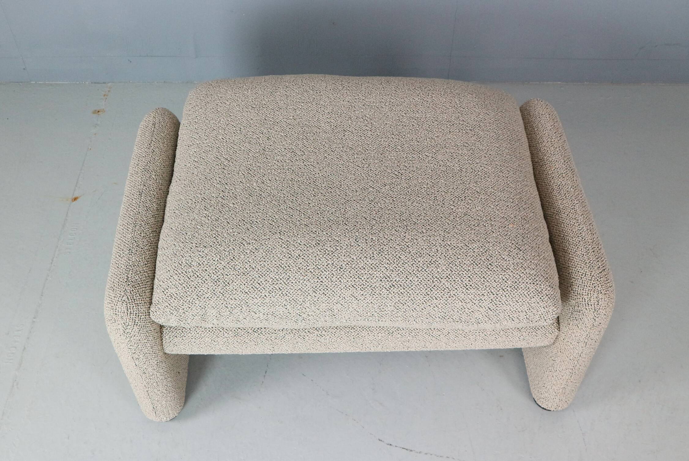 Vico Magistretti "Maralunga" 3-seater and footstool re-upholstered For Cassina