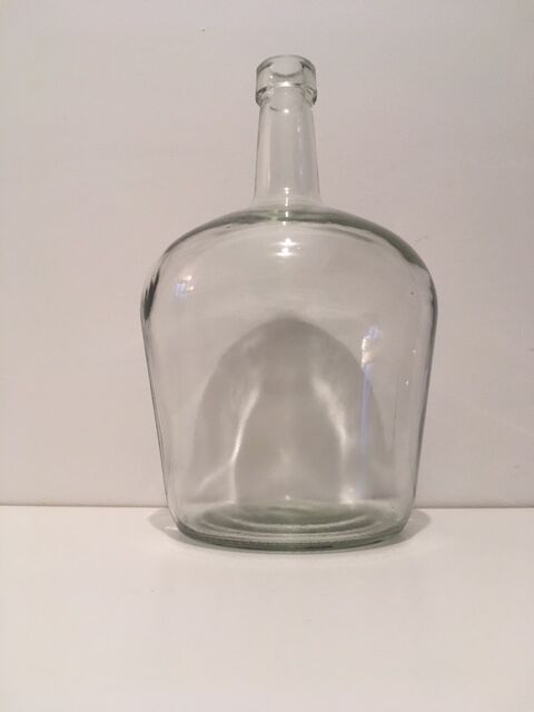 Transparent demijohn, of volume 2l