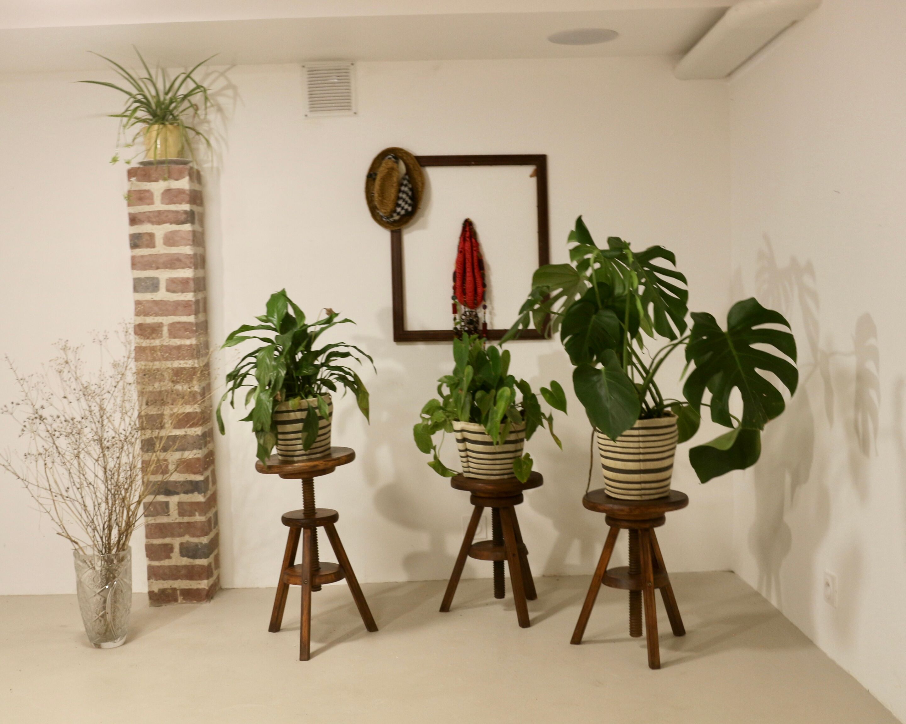 Set of 3 carpenter's screw stools