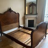 Lit en noyer style rocaille