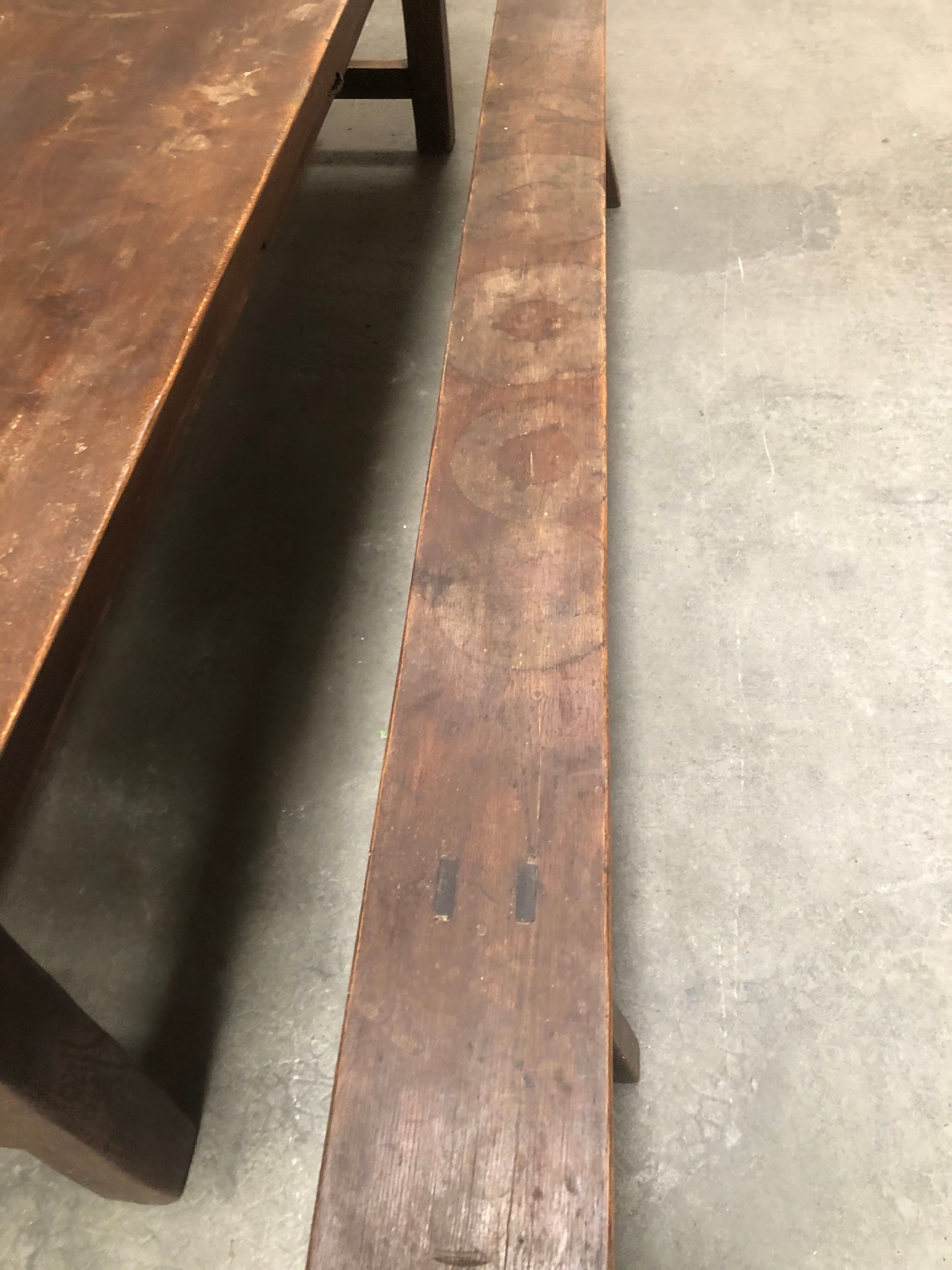 Table and 2 benches