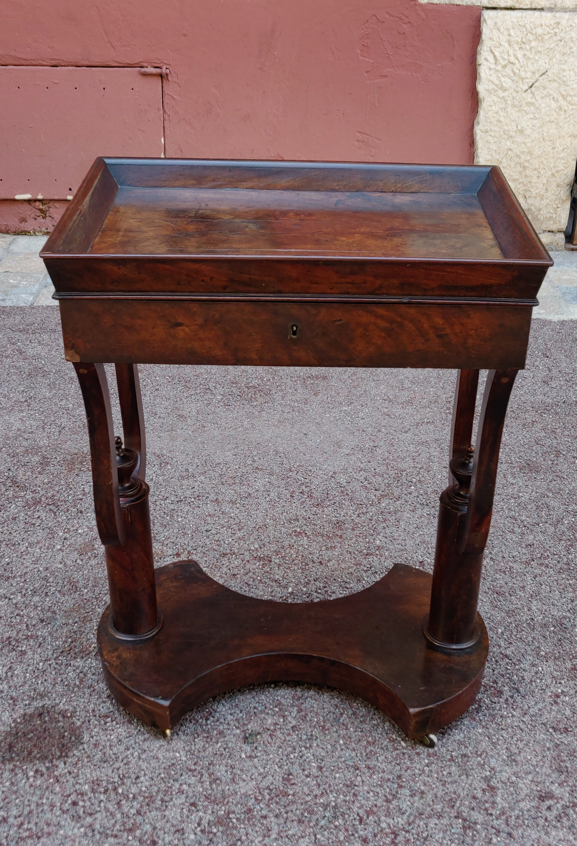 Dressing table empire 19th cty style in mahogany