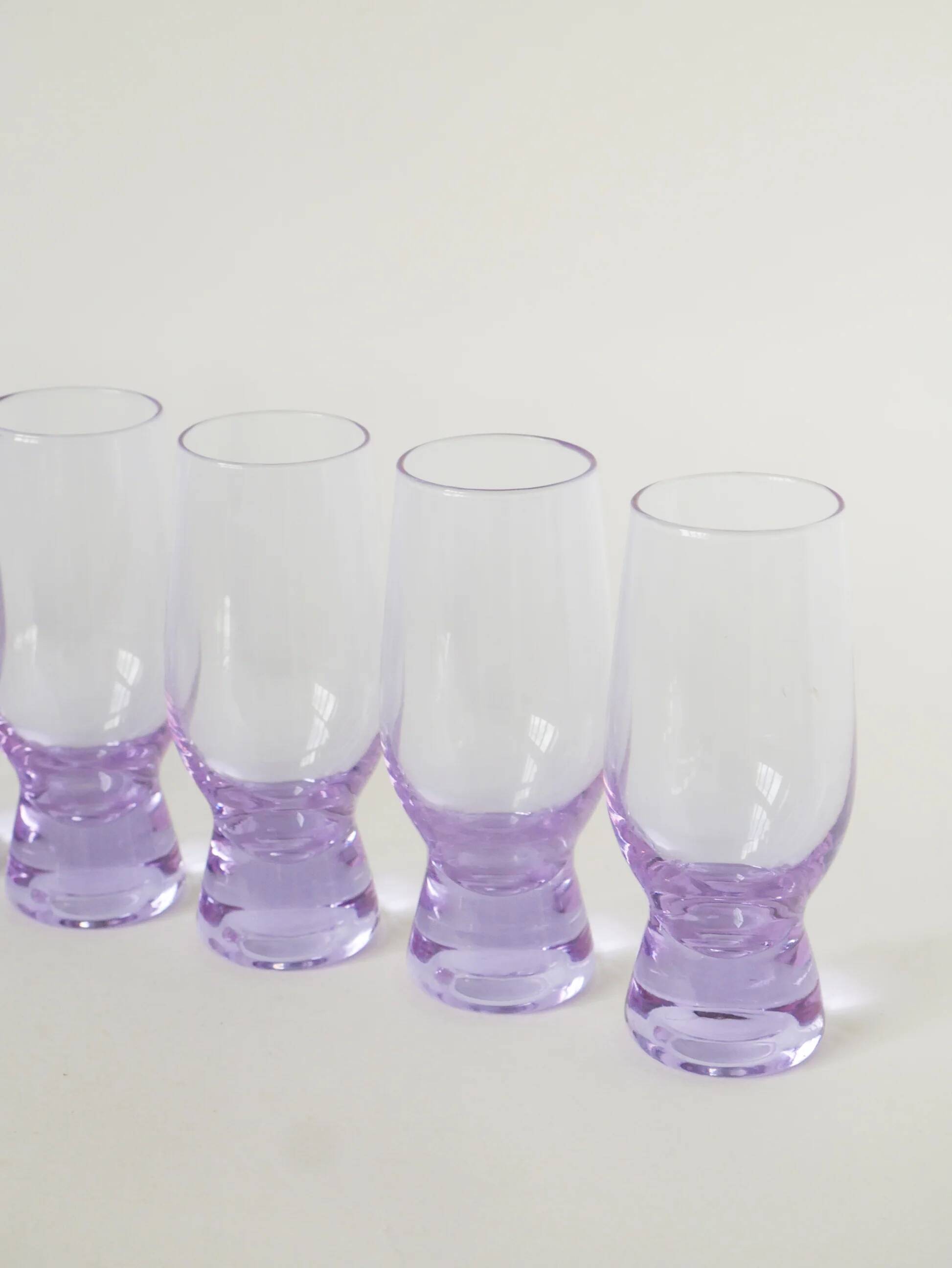 Set of 6 lilac cocktail glasses, Italian design, 1980.