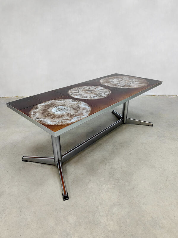 Table basse carrelage et chrome 'sixties vibes'