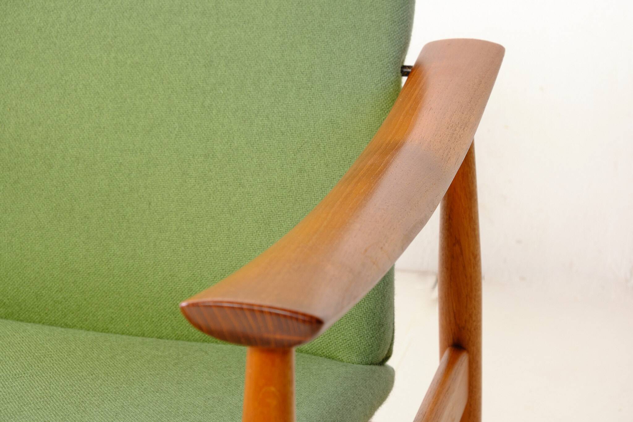 Arne Vodder FD 161 armchair, teak and wool
