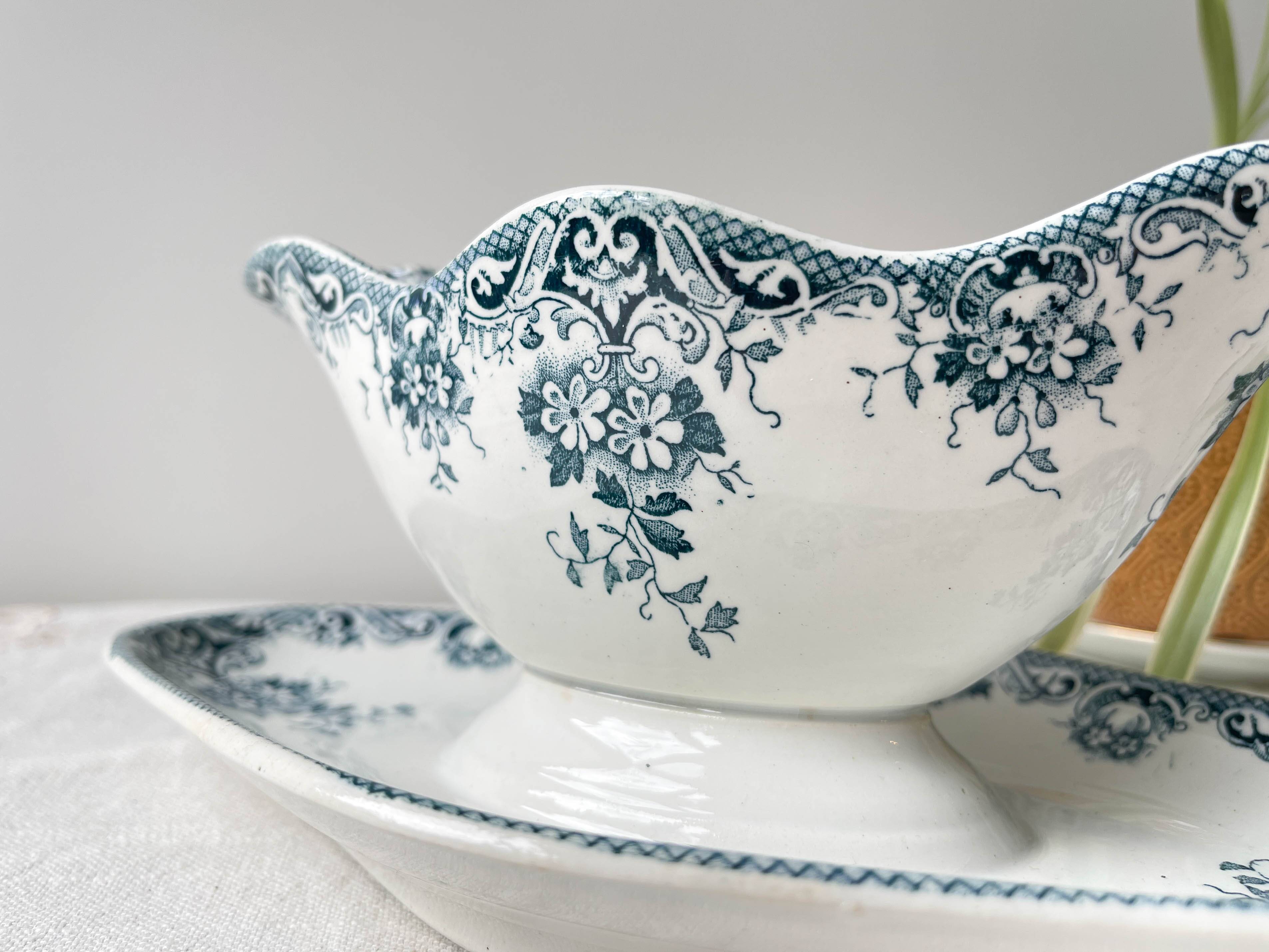 Vintage gravy boat Terre de fer French floral pattern