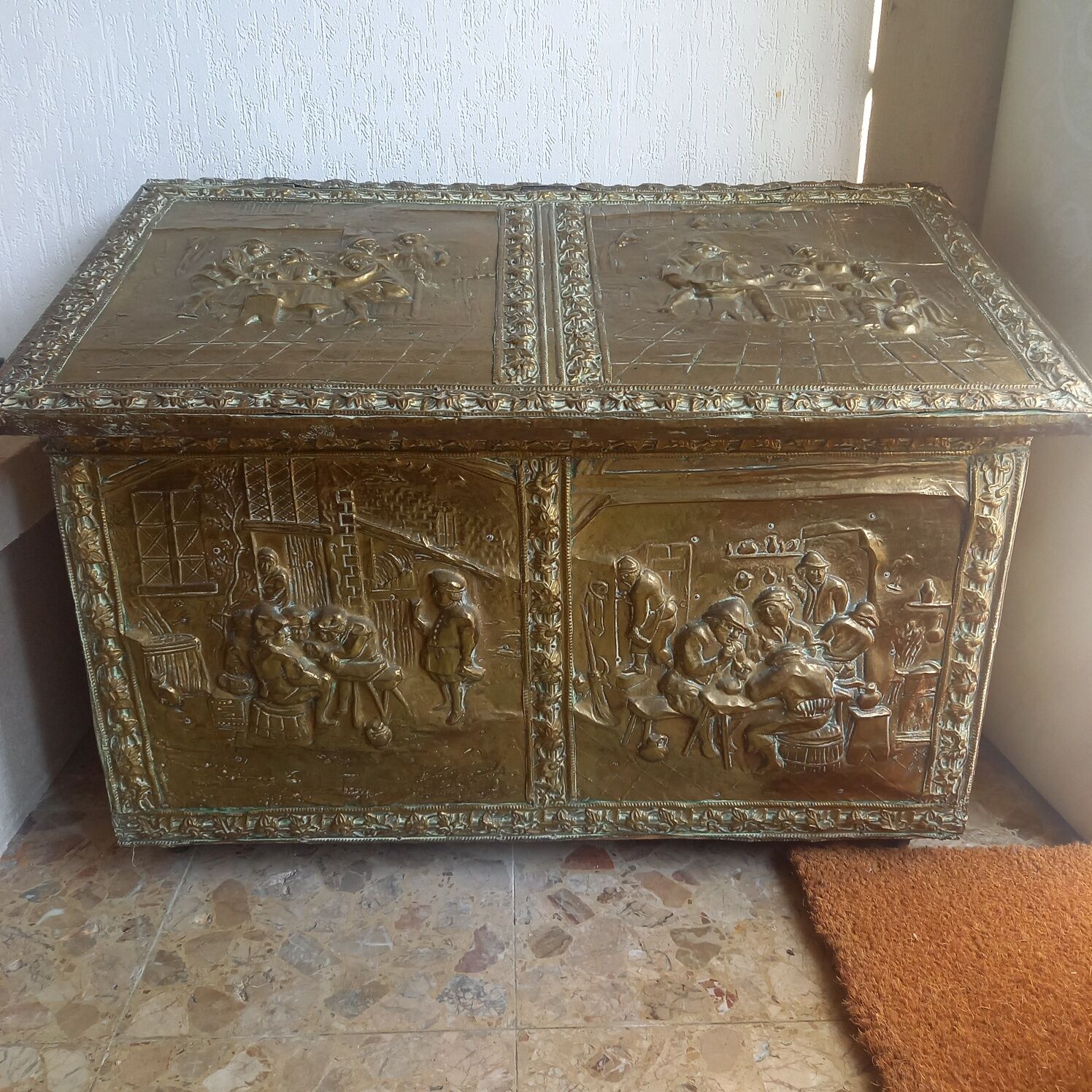 Wood chest