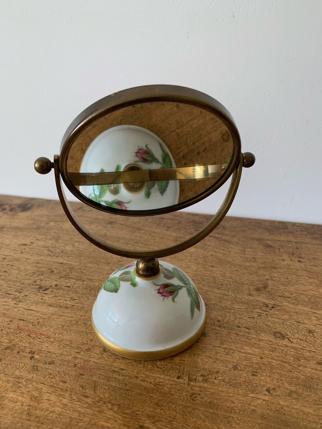 Porcelain set for bathroom