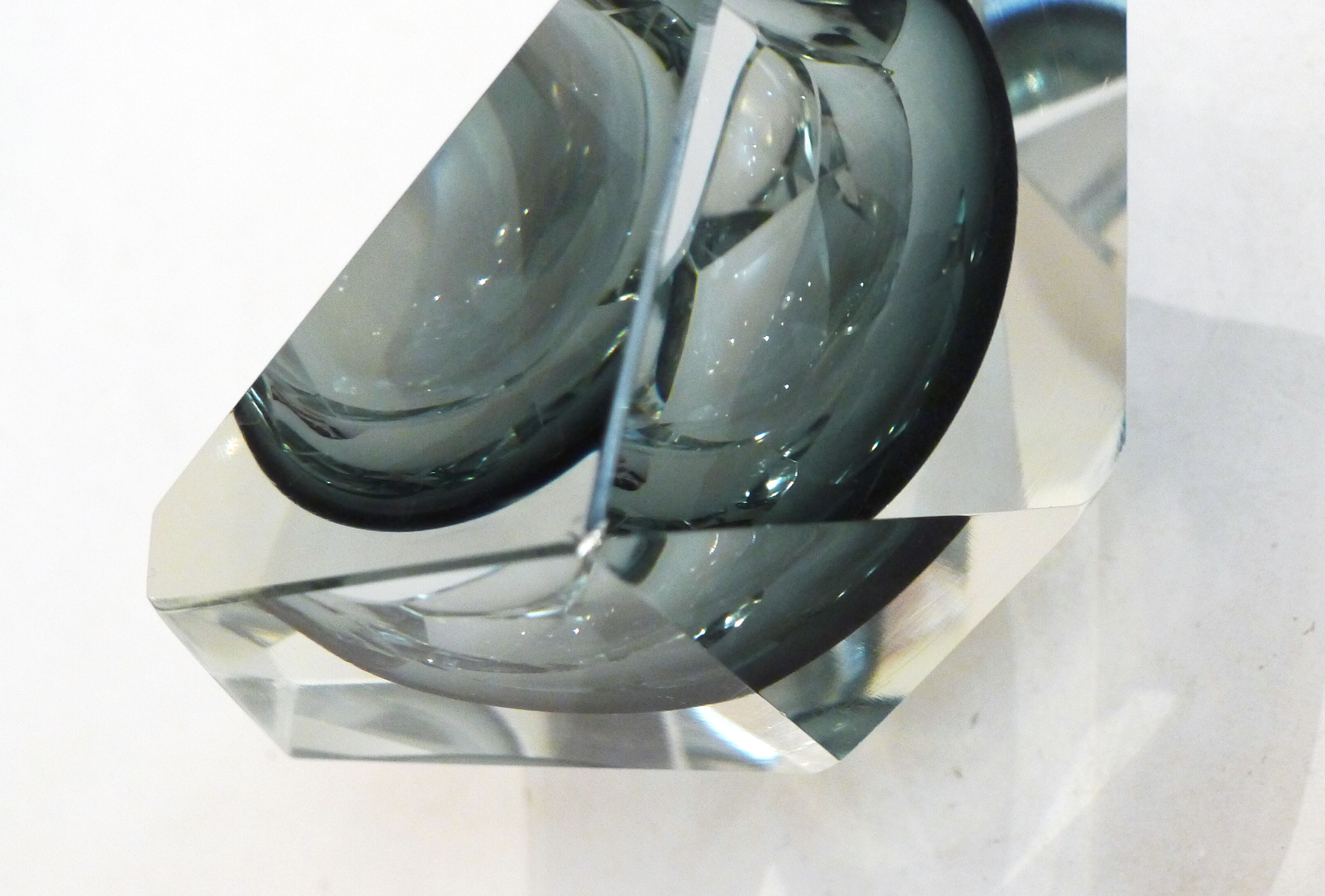 Ashtray Sommerso Murano faceted grey