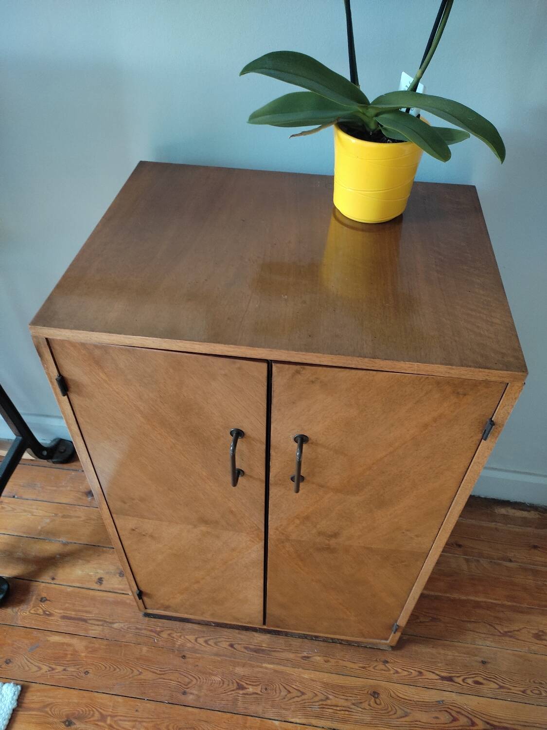 Vintage vinyl record cabinet/sideboard
