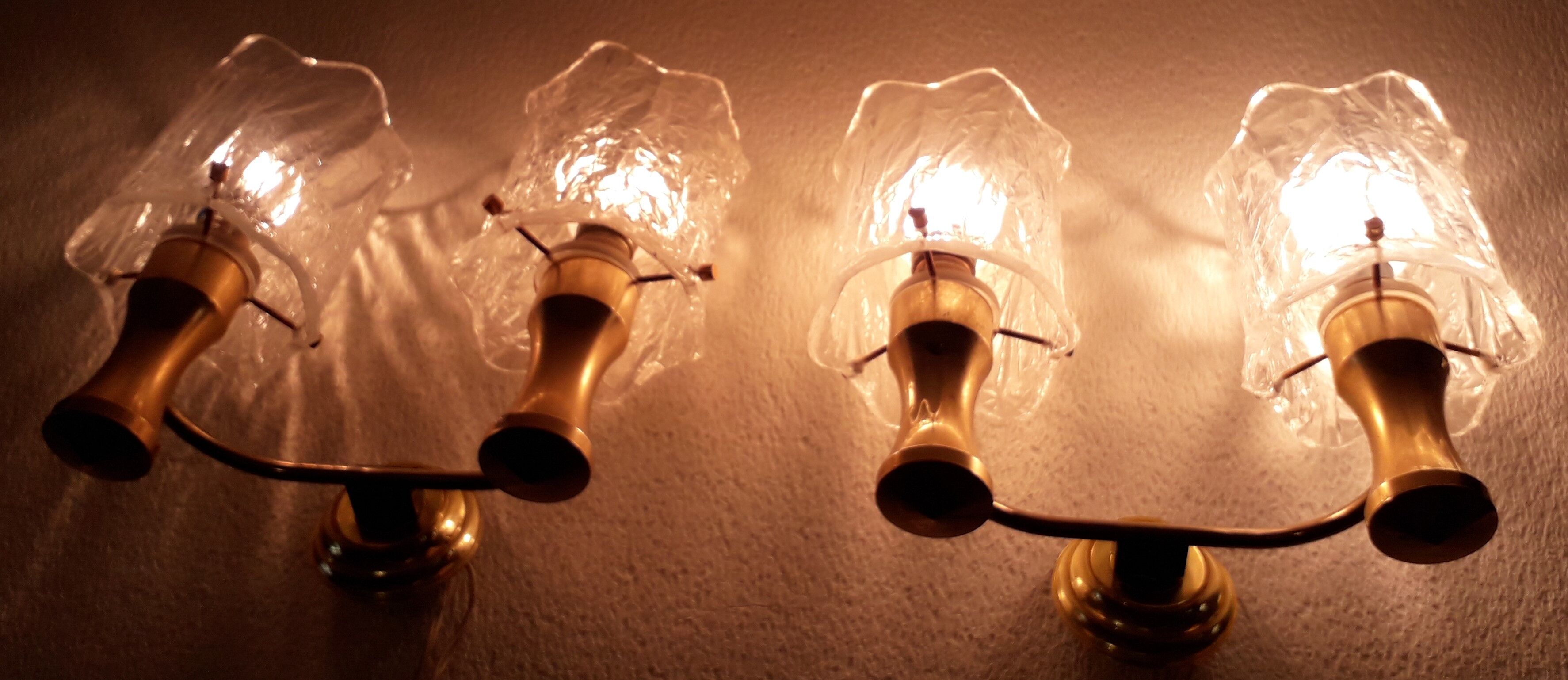 Duo of wall light in Plexiglas and brass years 60/70