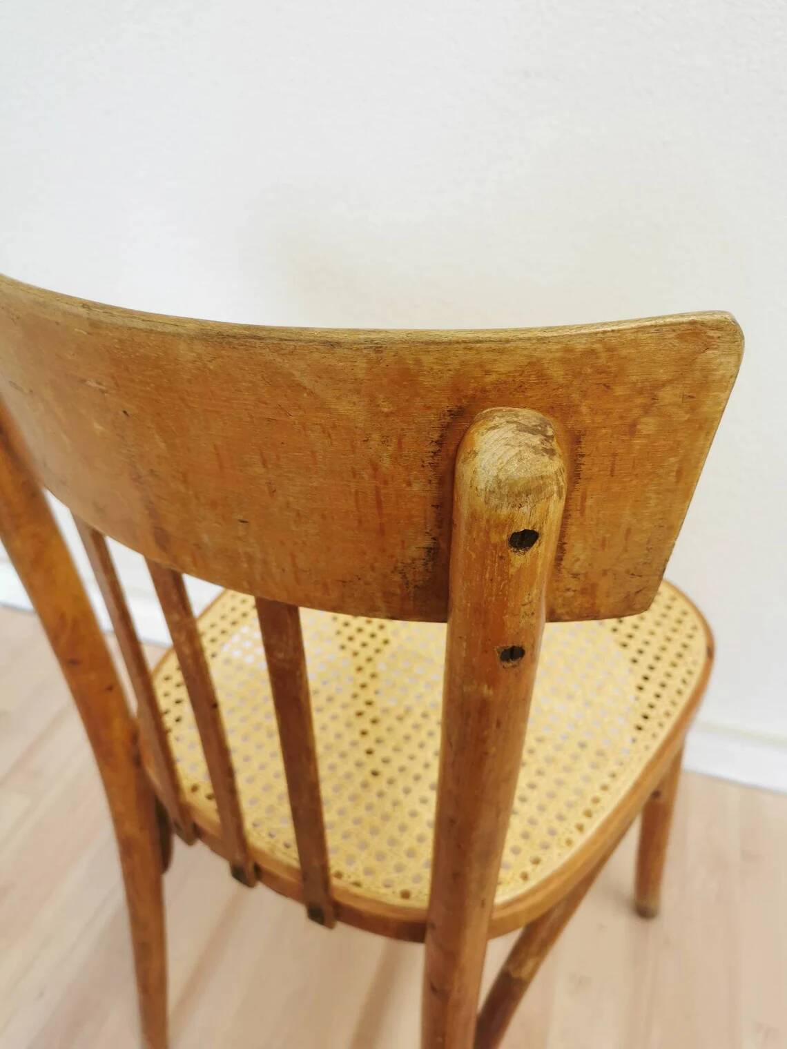 Chaise de salle à manger vintage en rotin : Yougoslavie des années 1970, intérieur bohème