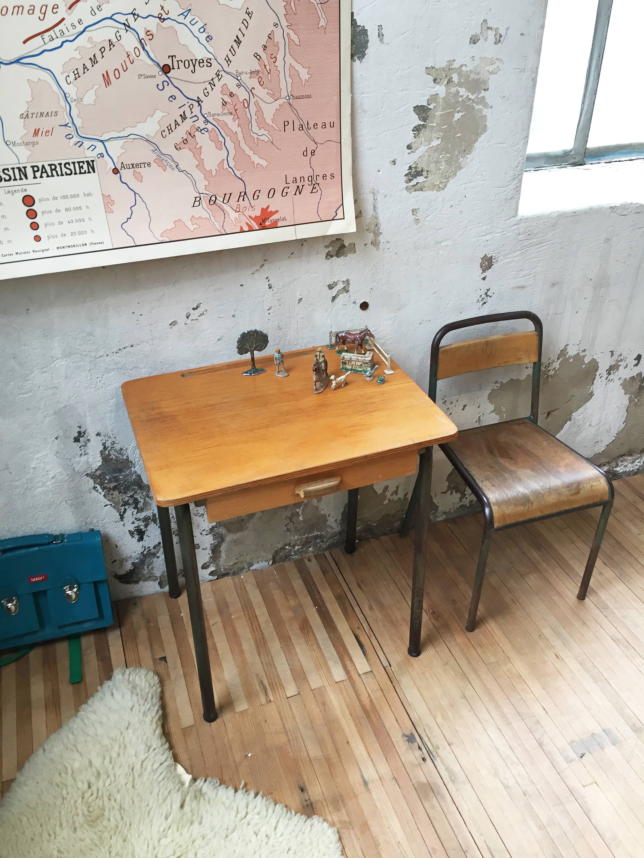 Writing desk and chair stella
