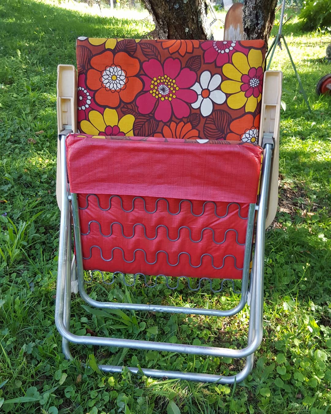 Chaise longue pliante vintage 70 "flower power" kettler Selency