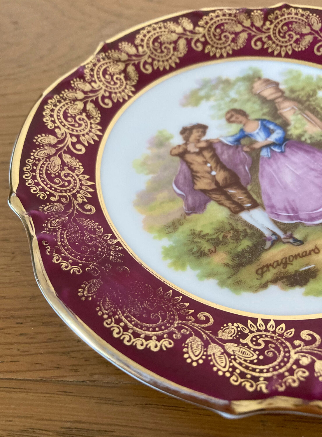 Decorative plate in Limoges porcelain