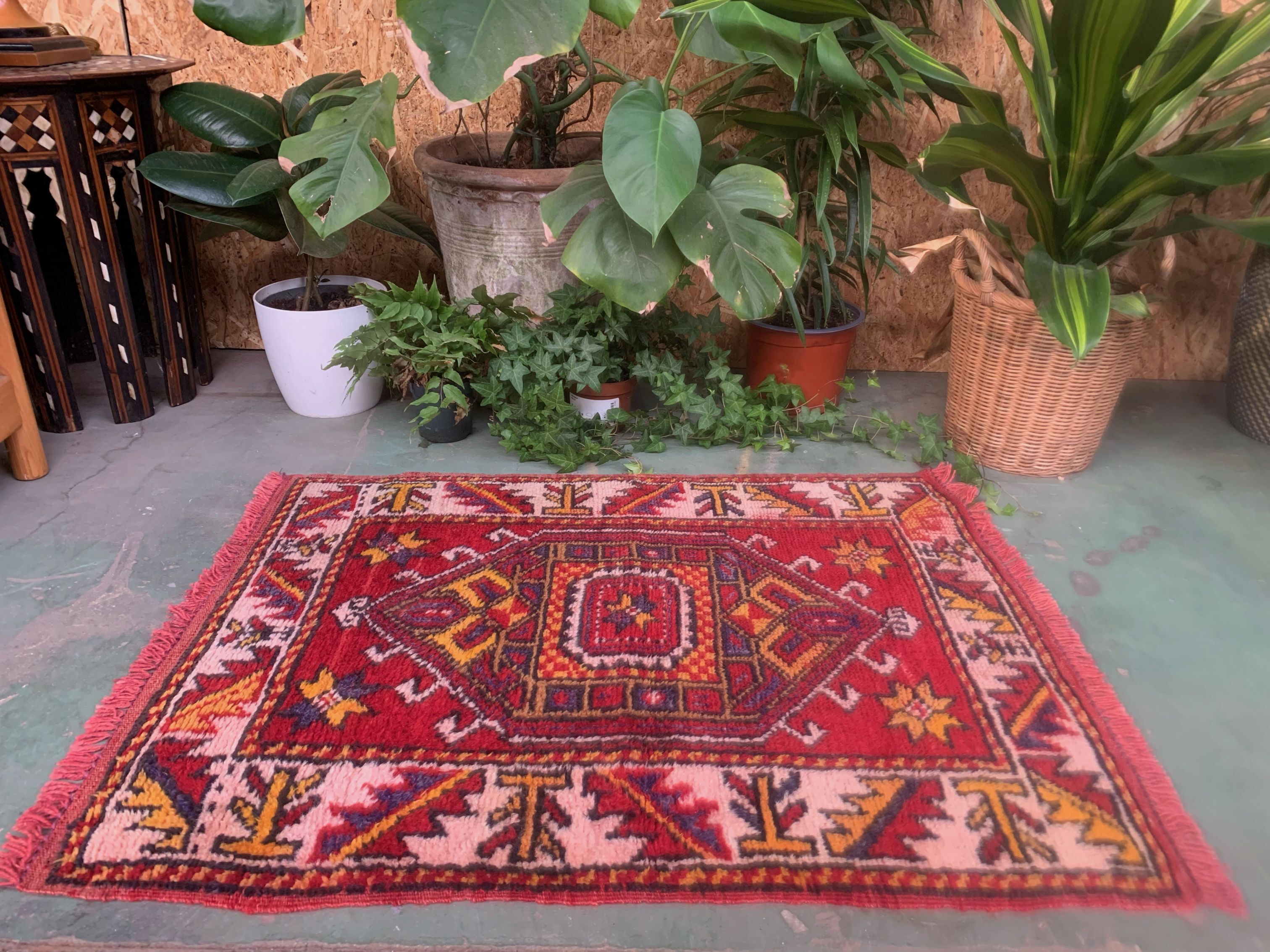 Vintage western turkish rug oriental 100x74 cm, red