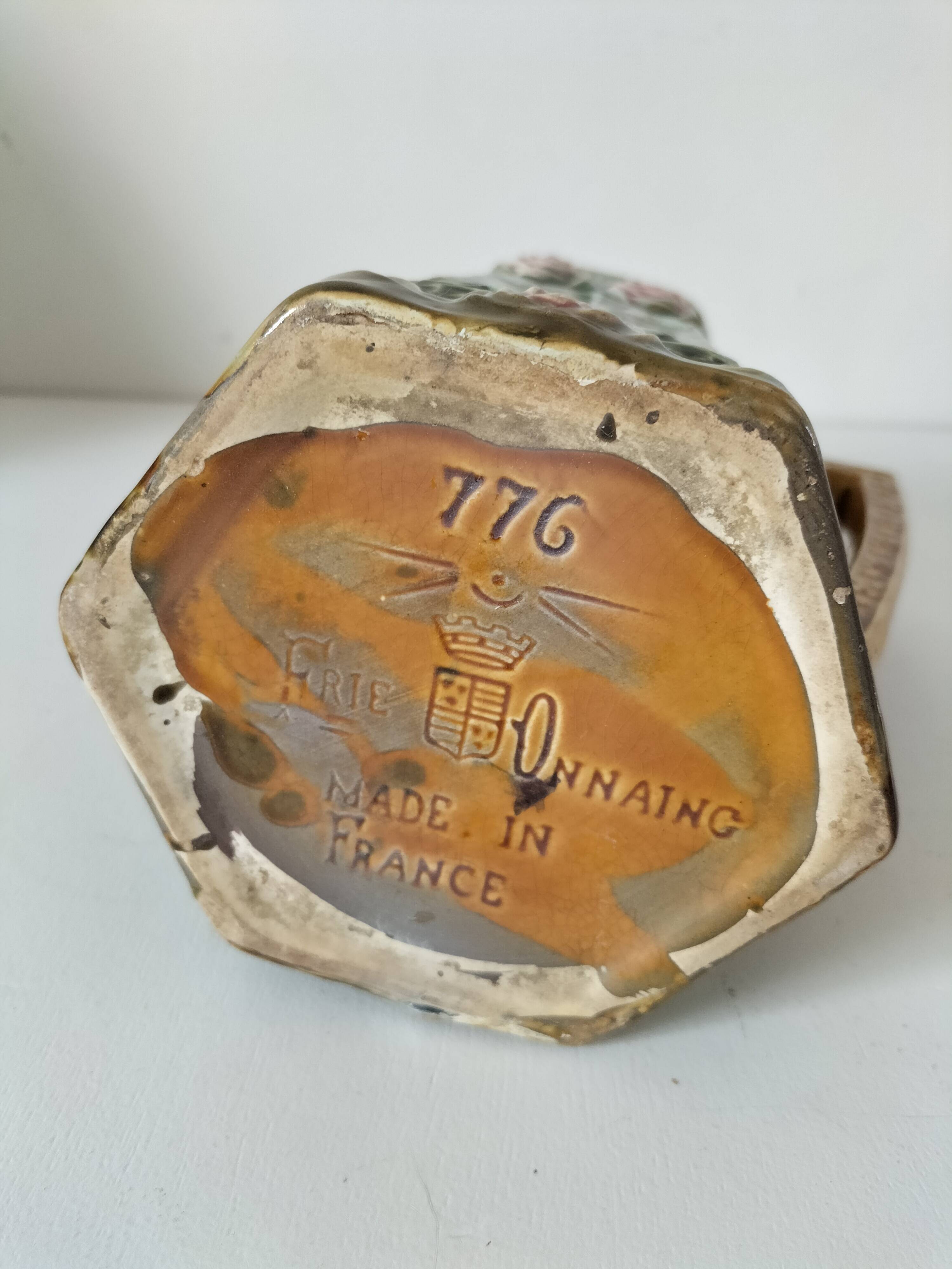 Slip pitcher from the Onnaing Earthenware Factory