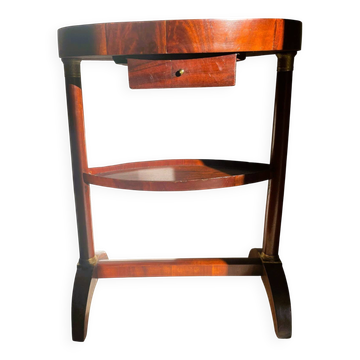 Empire style catch-all table
