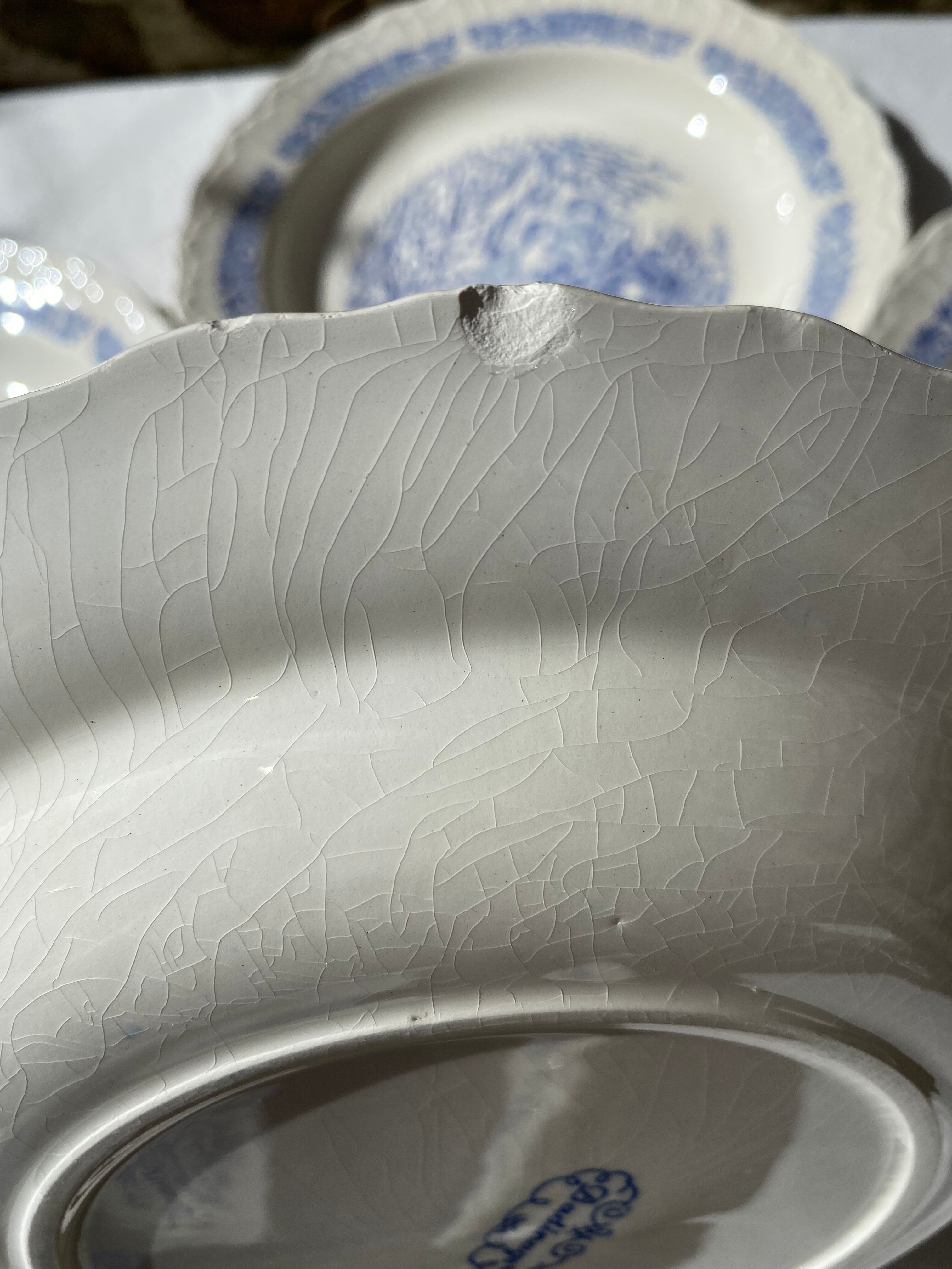 Badinage hollow plates