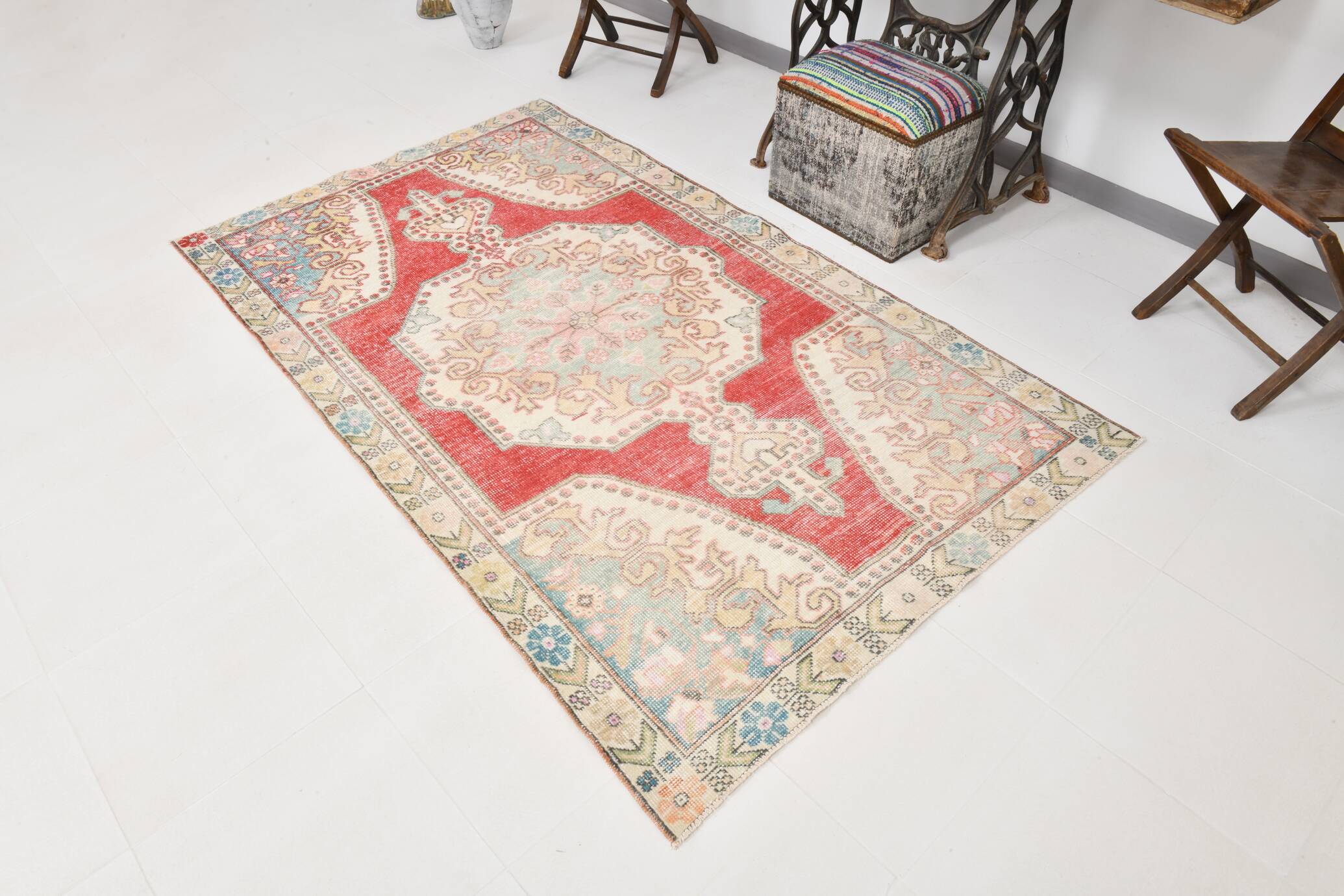 4x7 Red & Cream Antique Vintage Rug, 129x216Cm SK 22247