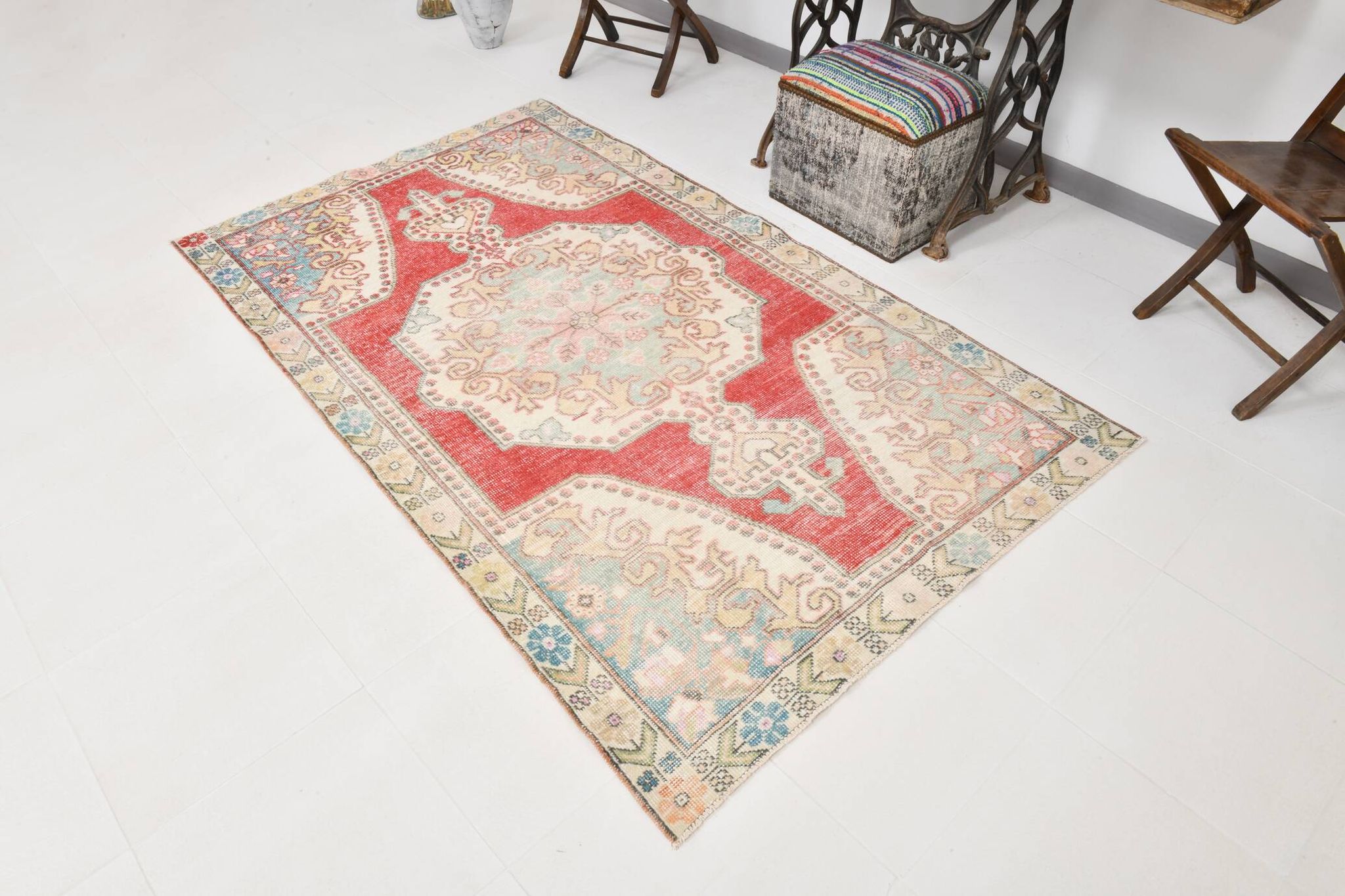 4x7 Red & Cream Antique Vintage Rug, 129x216Cm SK 22247