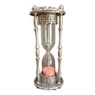 Chromed metal hourglass