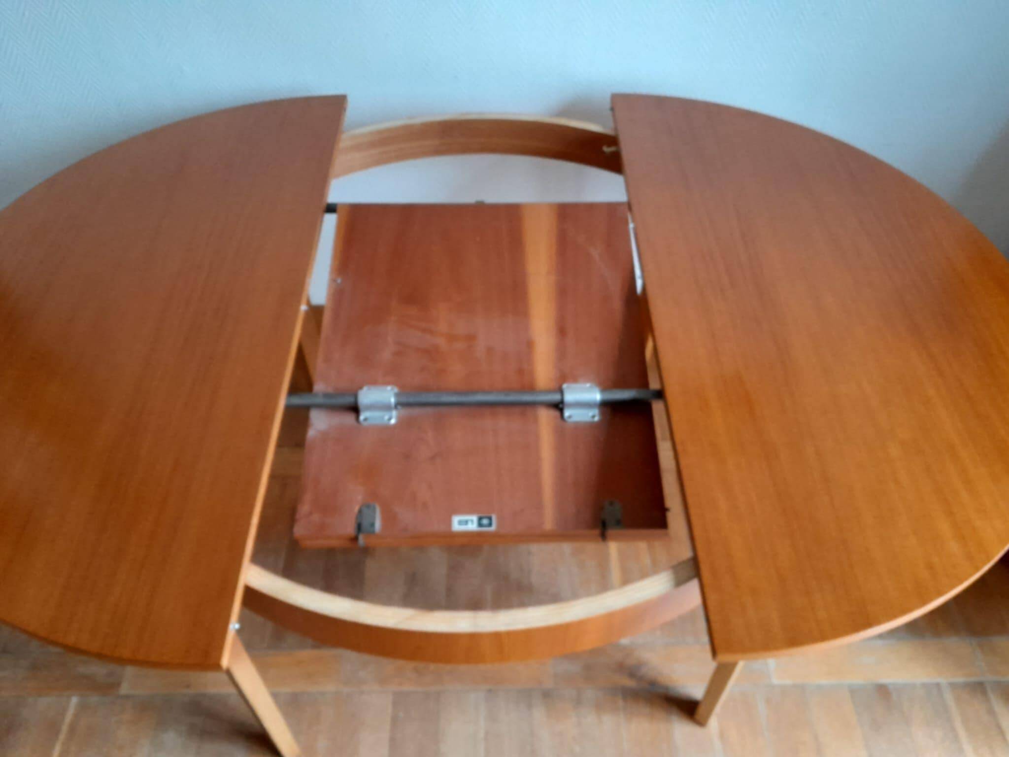 Danish extendable round table 1960