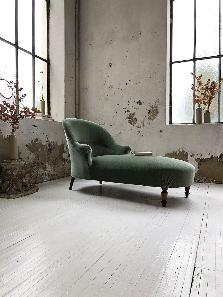 Meridian Napoleon III green velvet