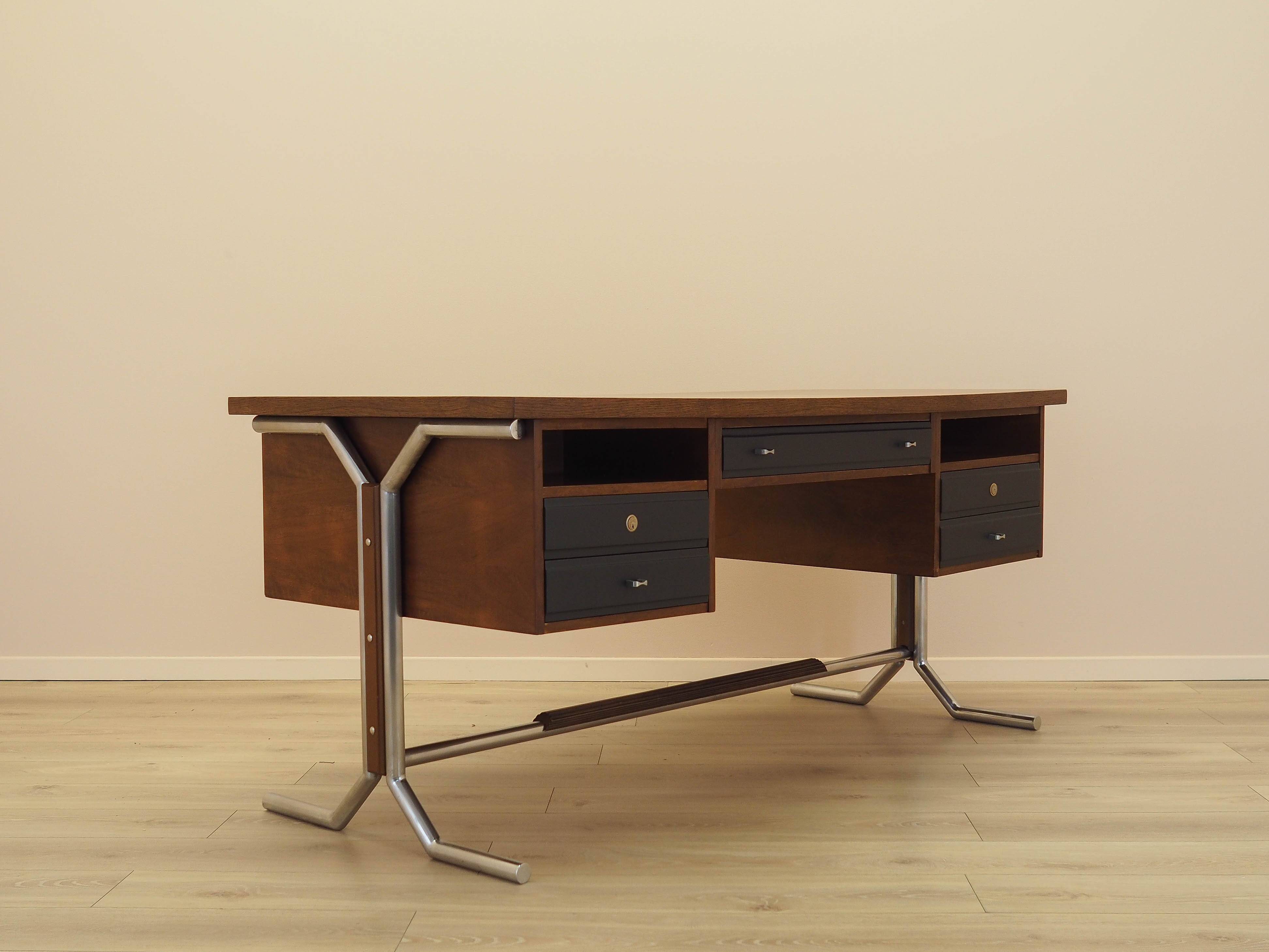 Bureau en noyer, Italie années 1970