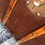 Travel trunk in wood and leather
