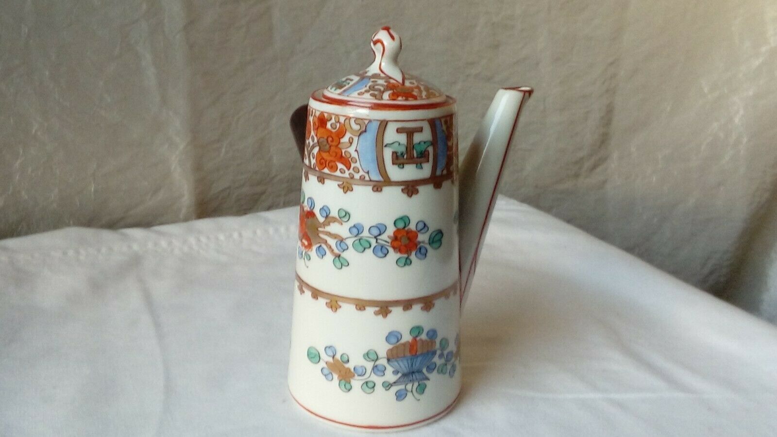 Mehun porcelain chocolate maker