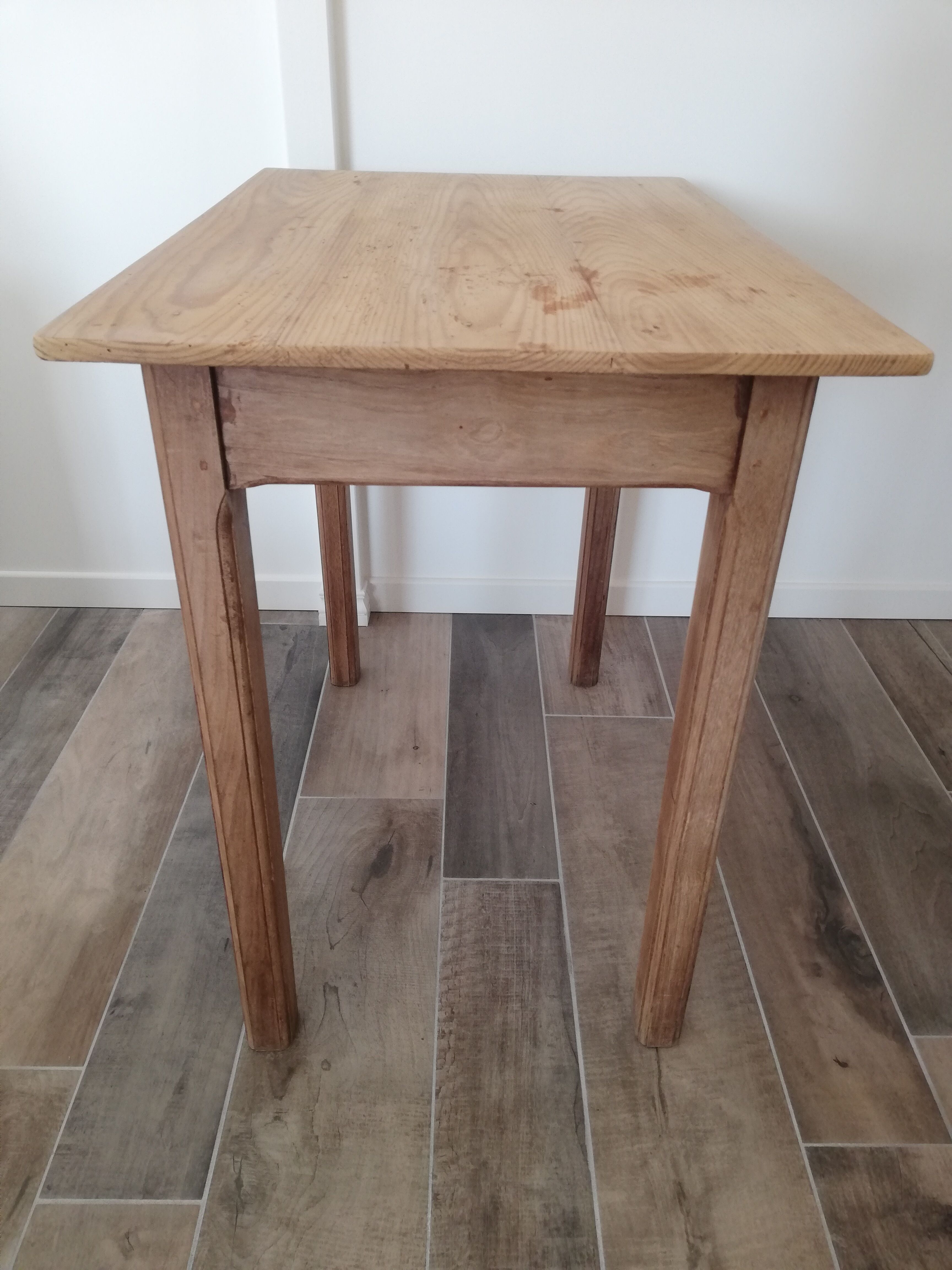 Farmhouse table