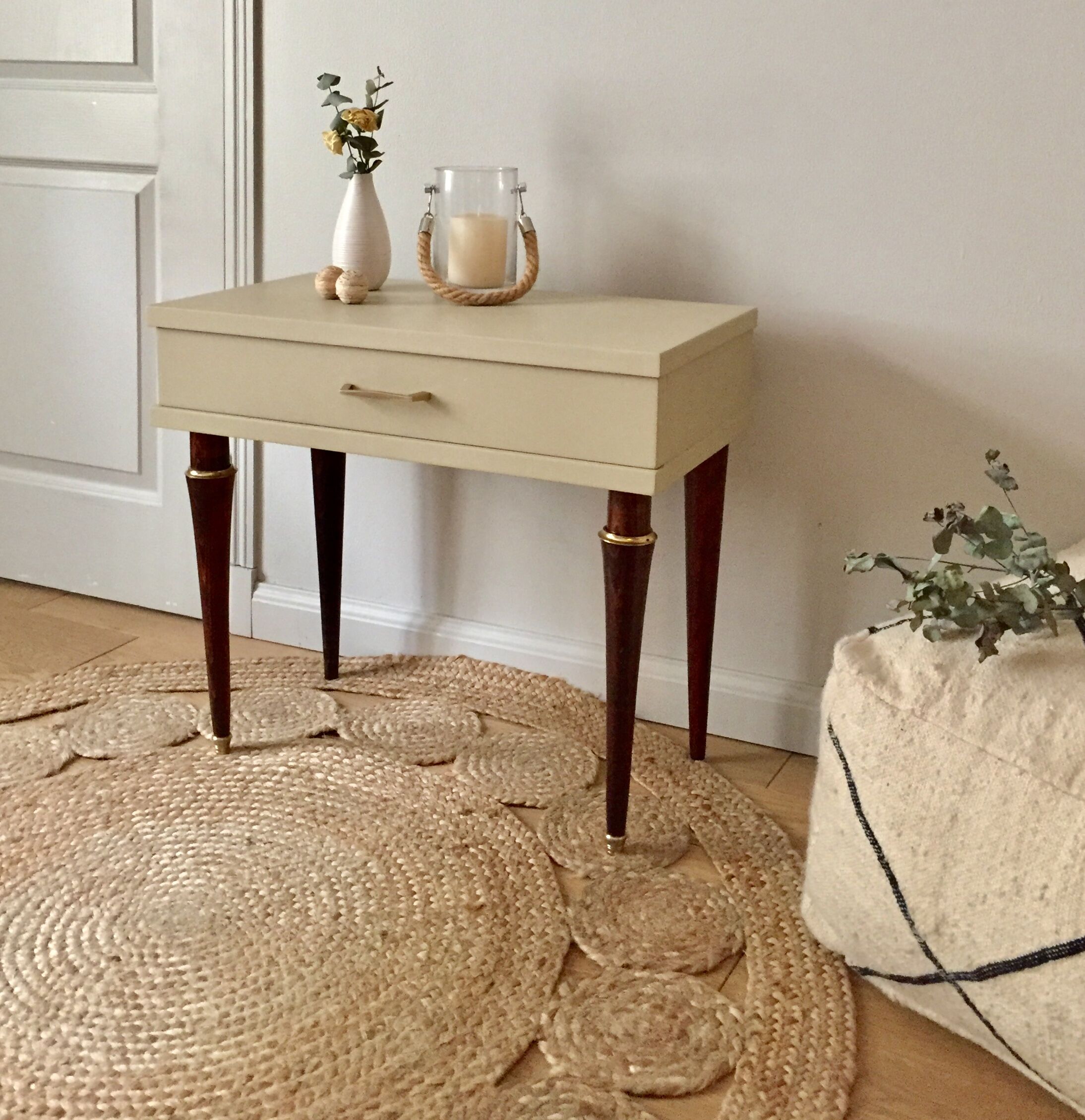 Bedside feet spindles