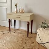 Bedside feet spindles