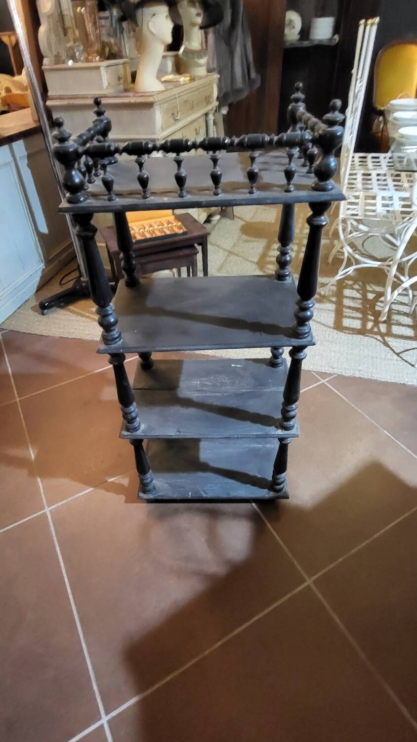 Napoleon III shelves