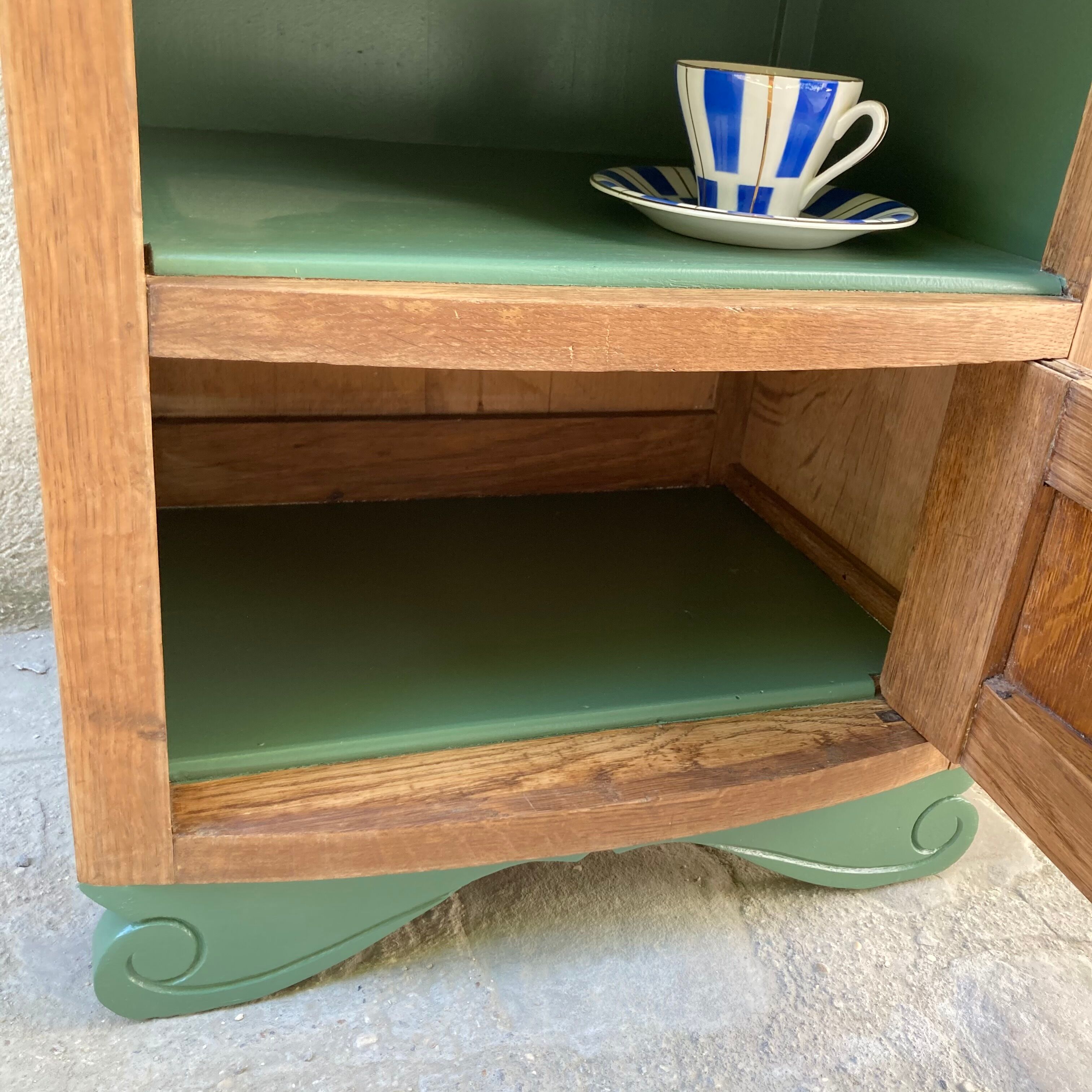 Art deco bedside