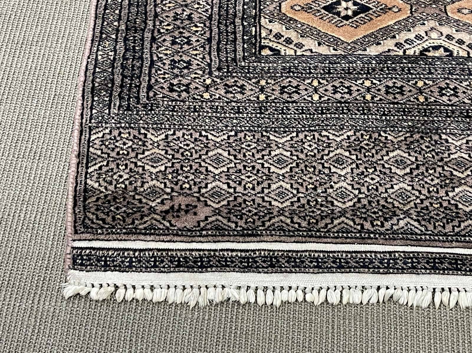 Handmade Pakistani wool and silk rug - 2m23x1m56