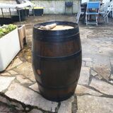 Wooden wine barrel