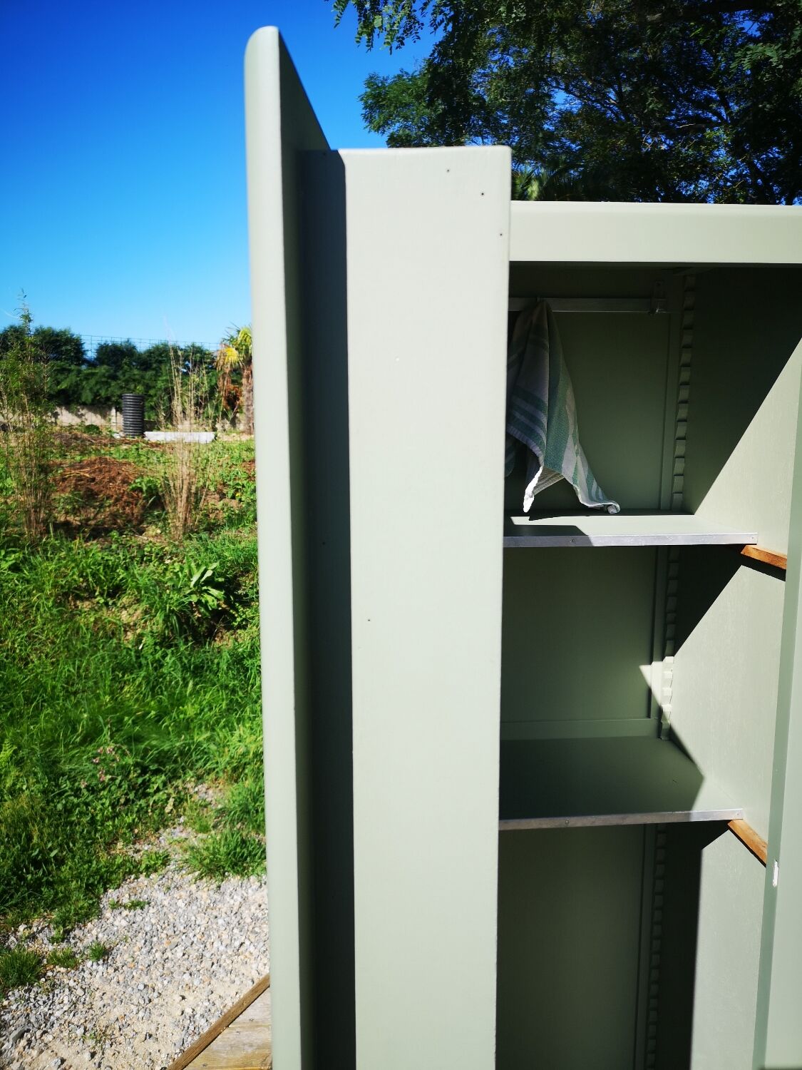 Renovated compact Mado buffet