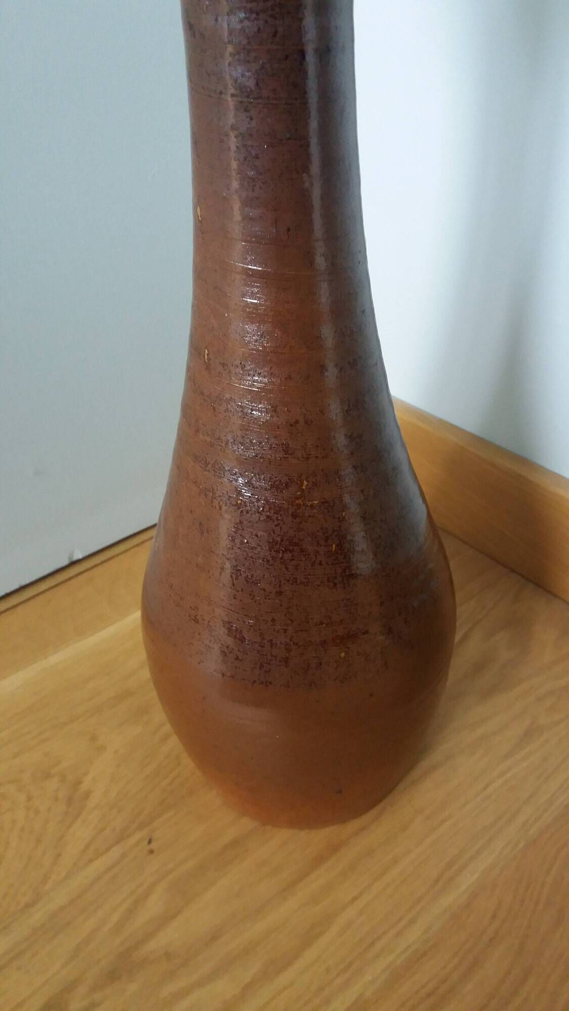 XXL brutalist ceramic floor-standing ashtray in the shape of a keel, stoneware.