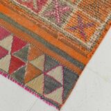 Tapis runner bohème aux motifs naïfs, palette douce et vibrante, 86x309Cm