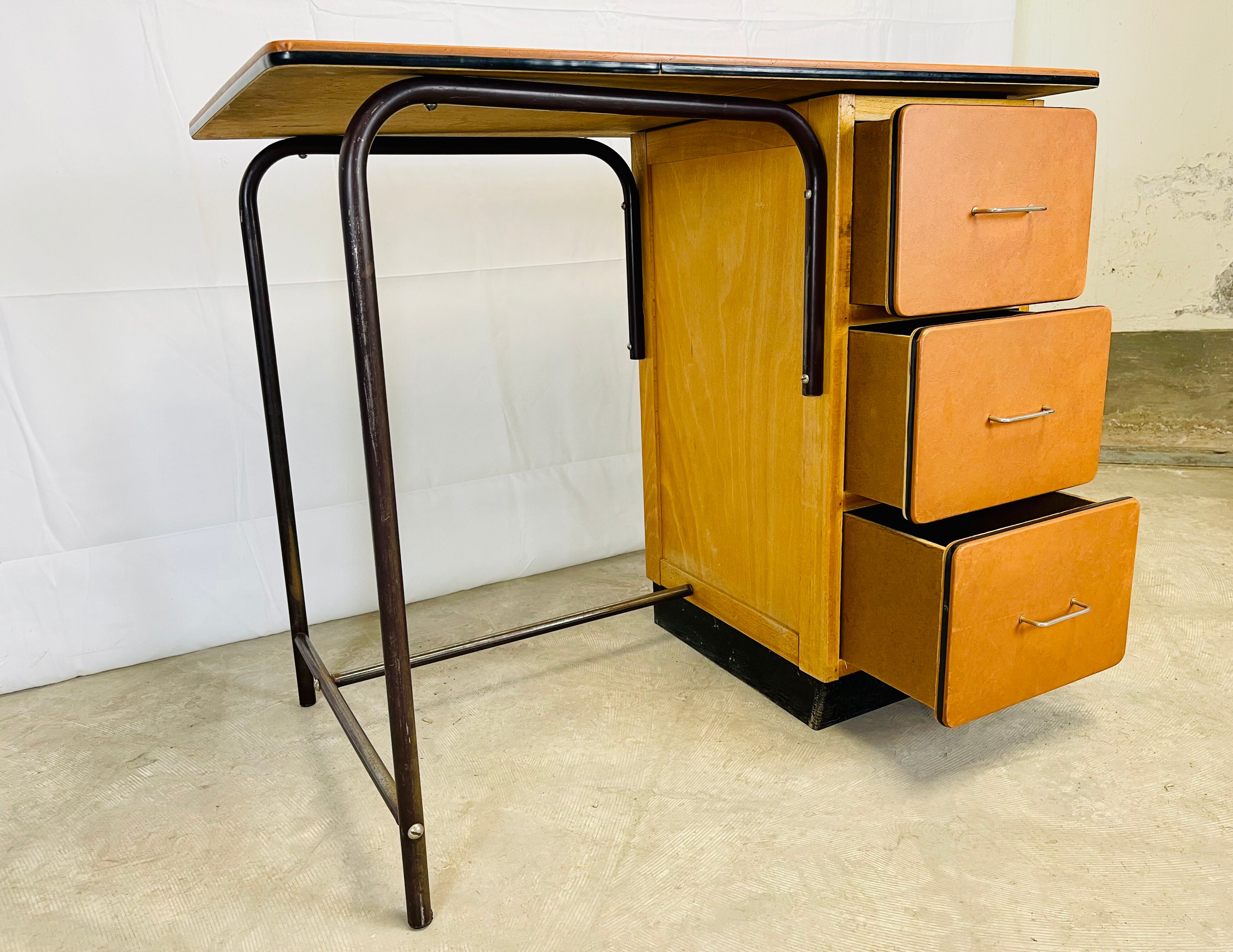 Bureau et chaise eyrel