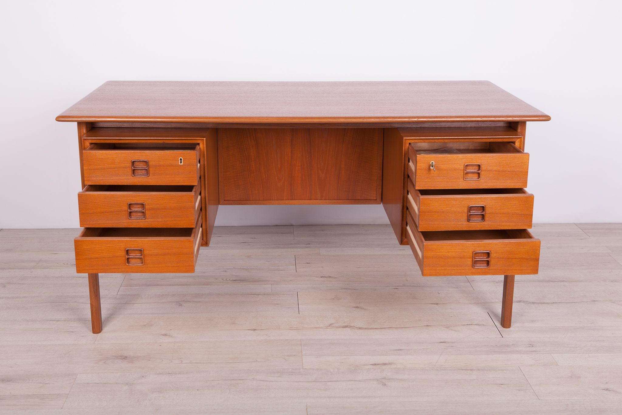 Mid-century danish teak desk by Arne Vodder for Sibast, 1960s