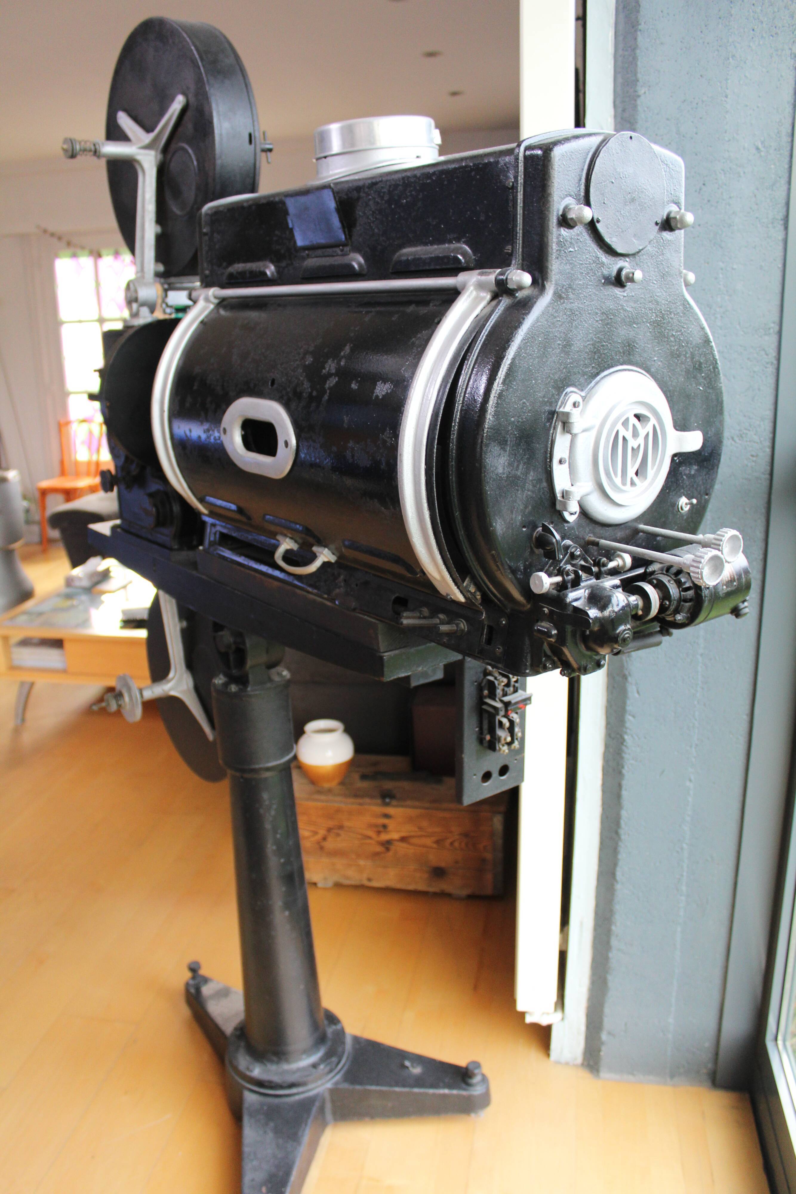 Projecteur de cinema 1930 - 35mm style mip XIV