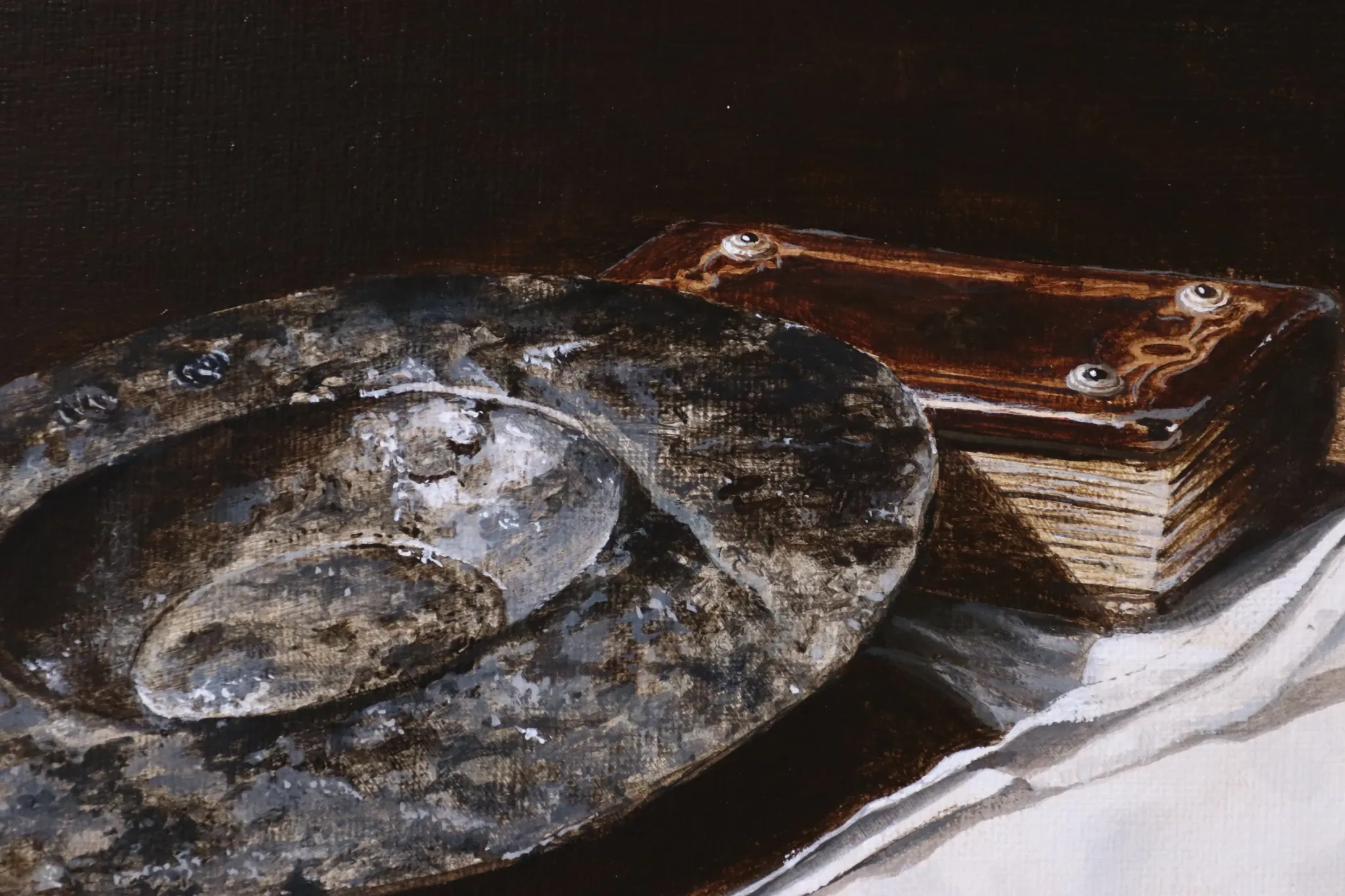 Still life with pewter dish, book and beaker – Marjolein van den Berg