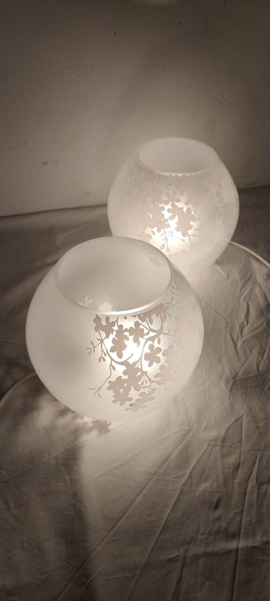 Par de lámparas de cristal. España, 1990s.