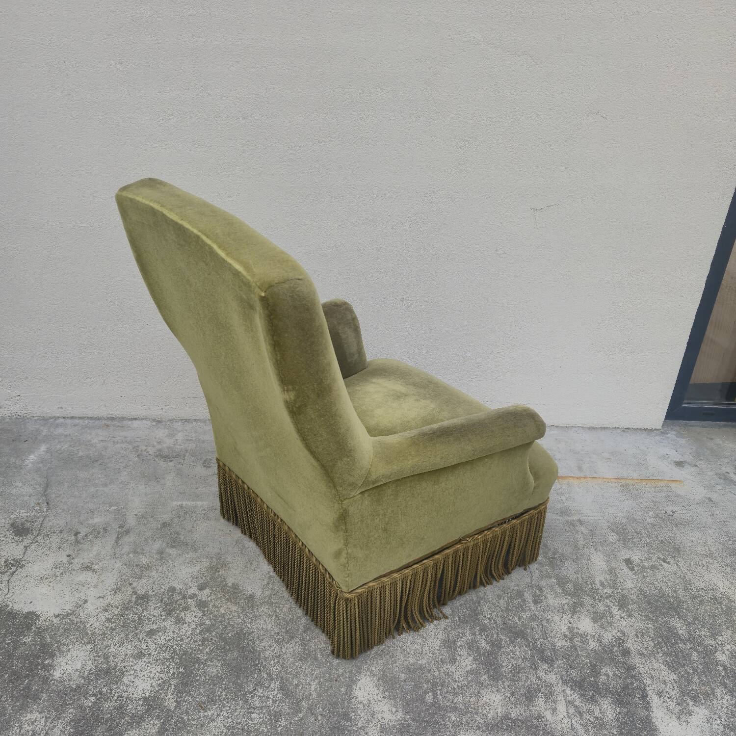 Napoleon III period velvet toad armchair, 19th century