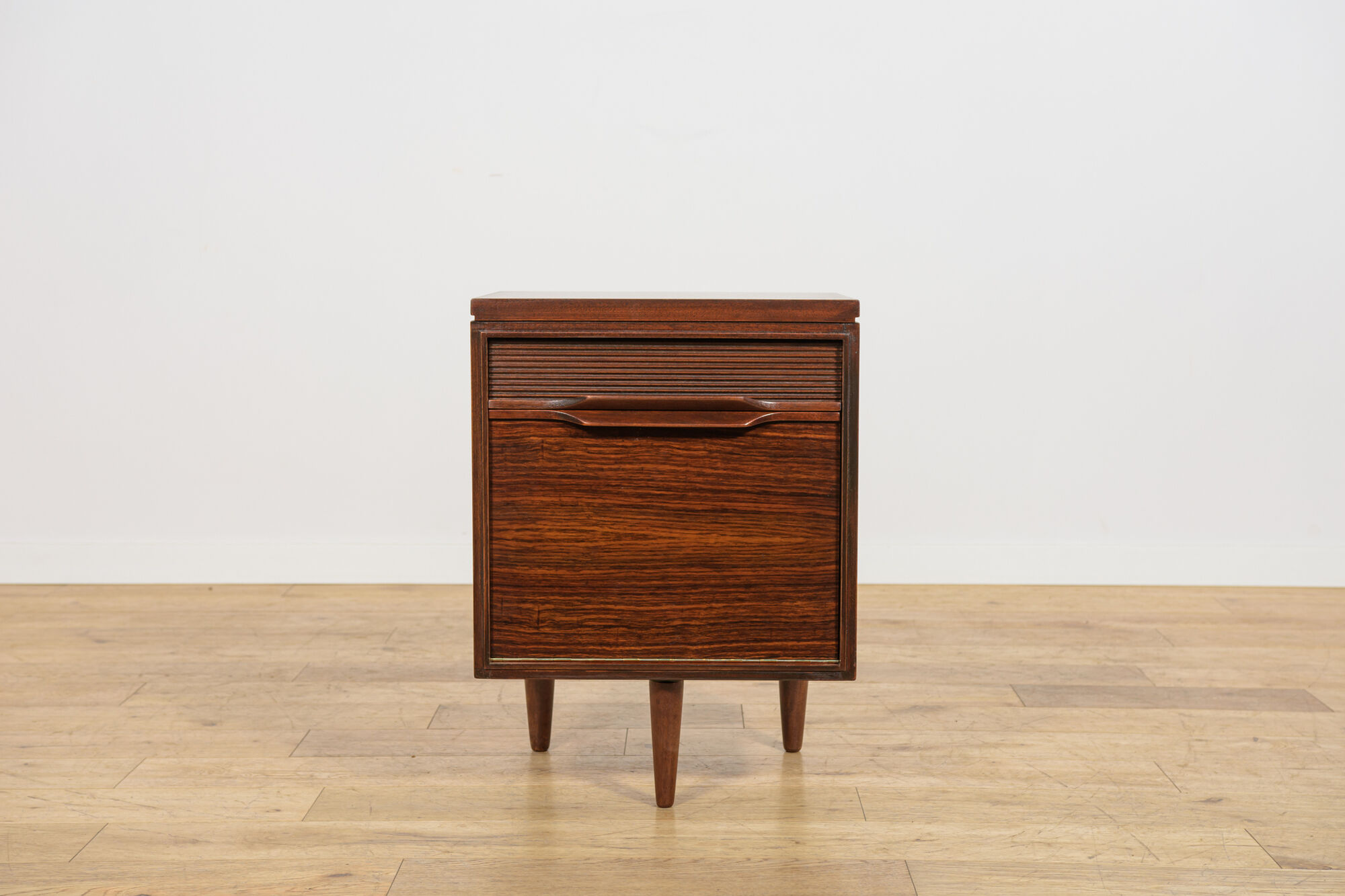 Mid-Century Bedside Tables from White & Newton, United Kingdom, 1960s, Set of 2